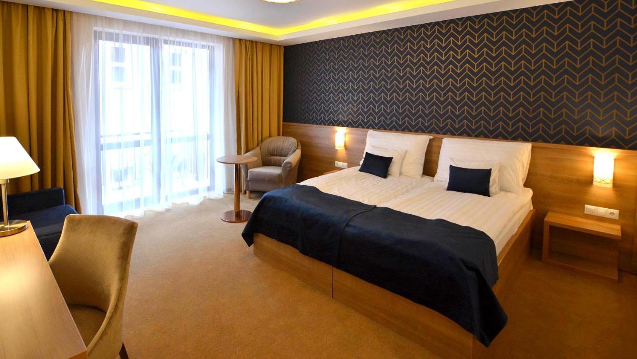 Hotel Villa Classica Pápa Eksteriør billede