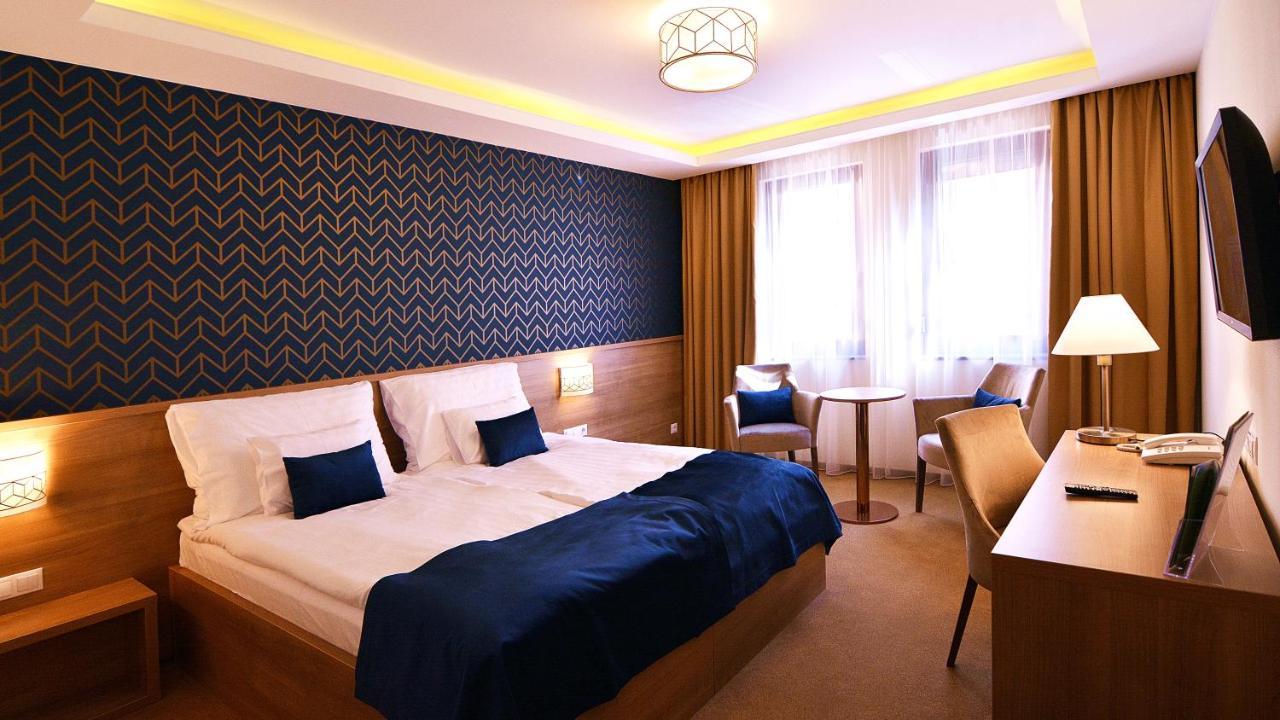 Hotel Villa Classica Pápa Eksteriør billede