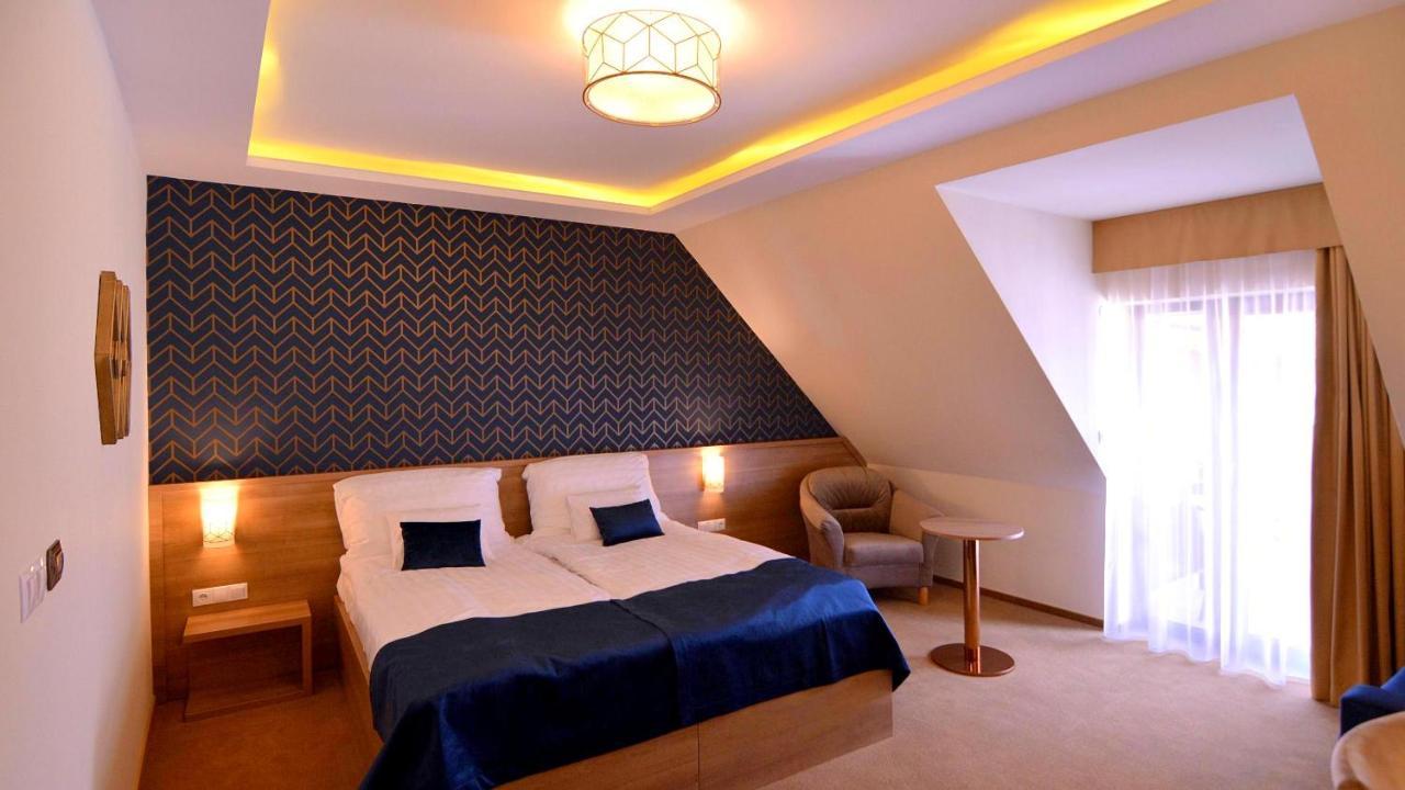Hotel Villa Classica Pápa Eksteriør billede