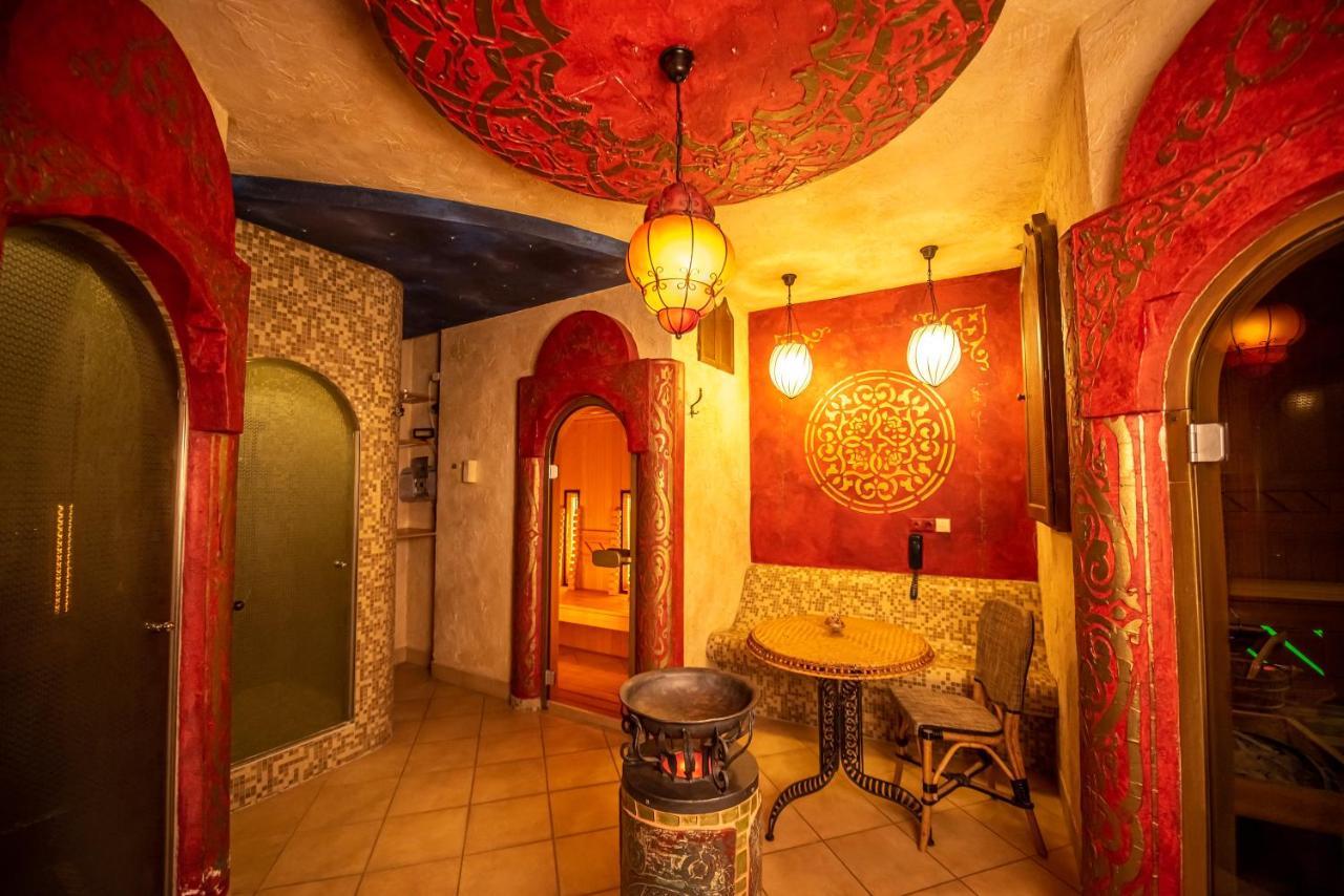 Hotel Villa Classica Pápa Eksteriør billede