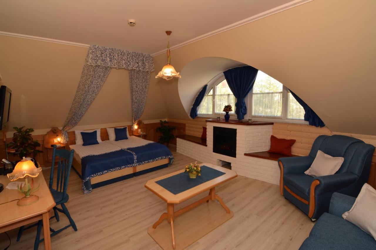 Hotel Villa Classica Pápa Eksteriør billede
